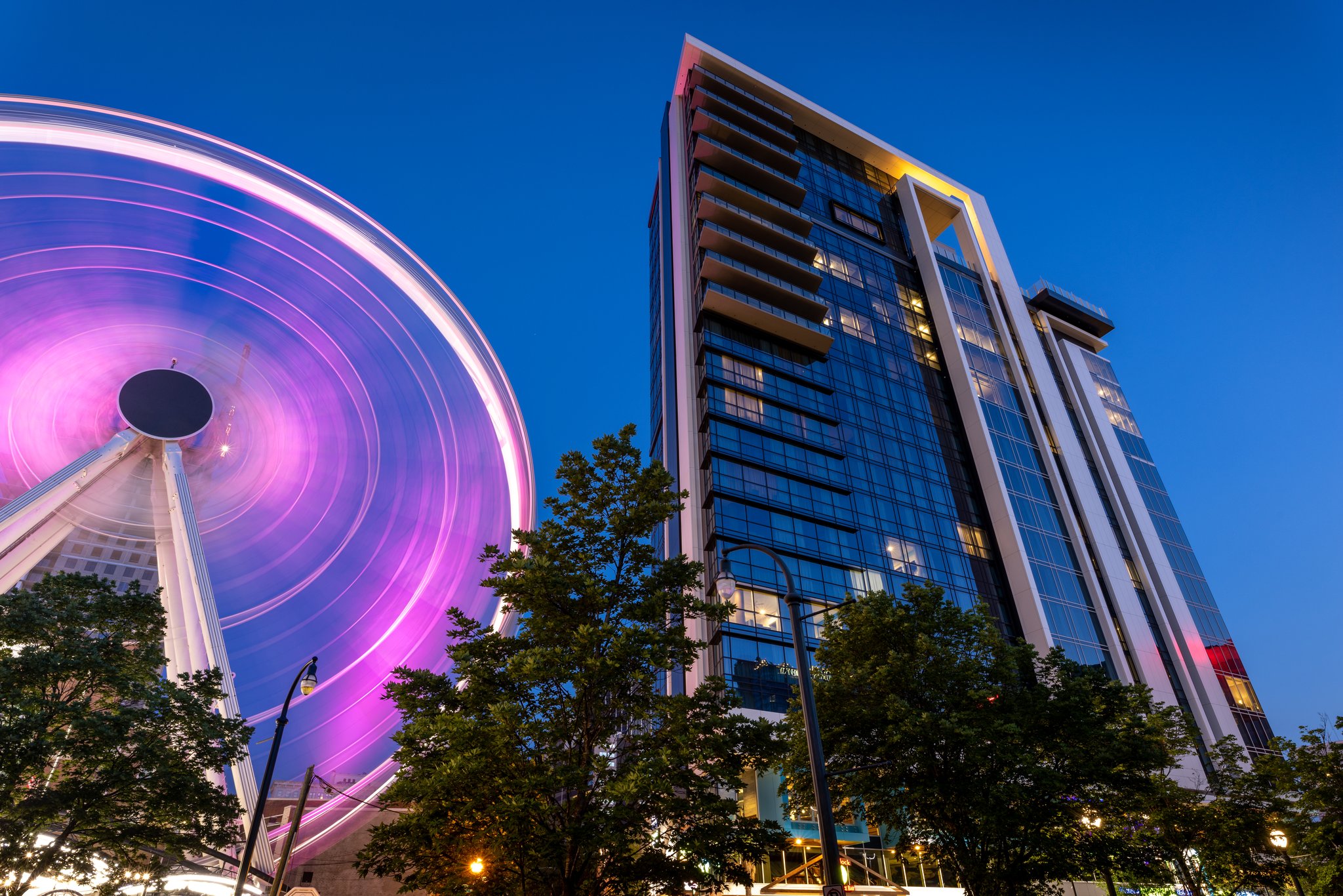 Exterior image of Club Wyndham Atlanta at night