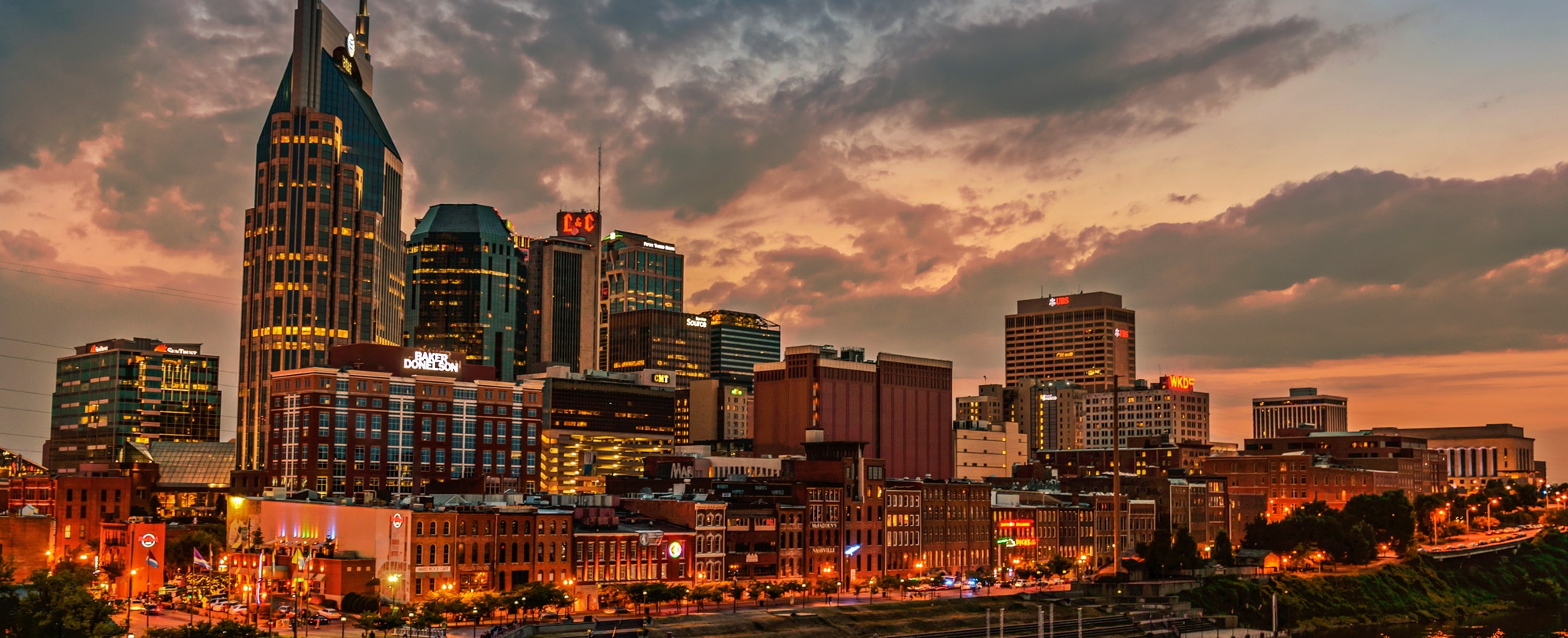 The skyline of Nashville, Tennessee at sunset 